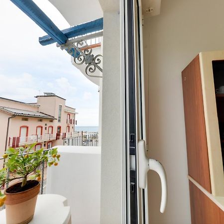 Residence Mediterraneo Rimini Exteriér fotografie