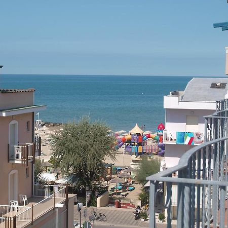 Residence Mediterraneo Rimini Exteriér fotografie