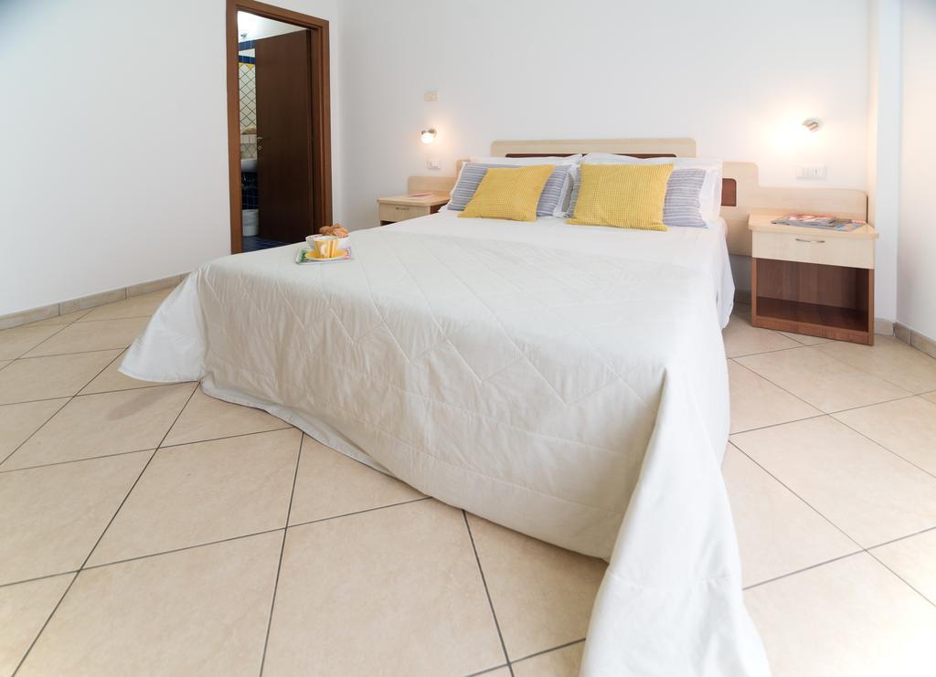 Residence Mediterraneo Rimini Pokoj fotografie