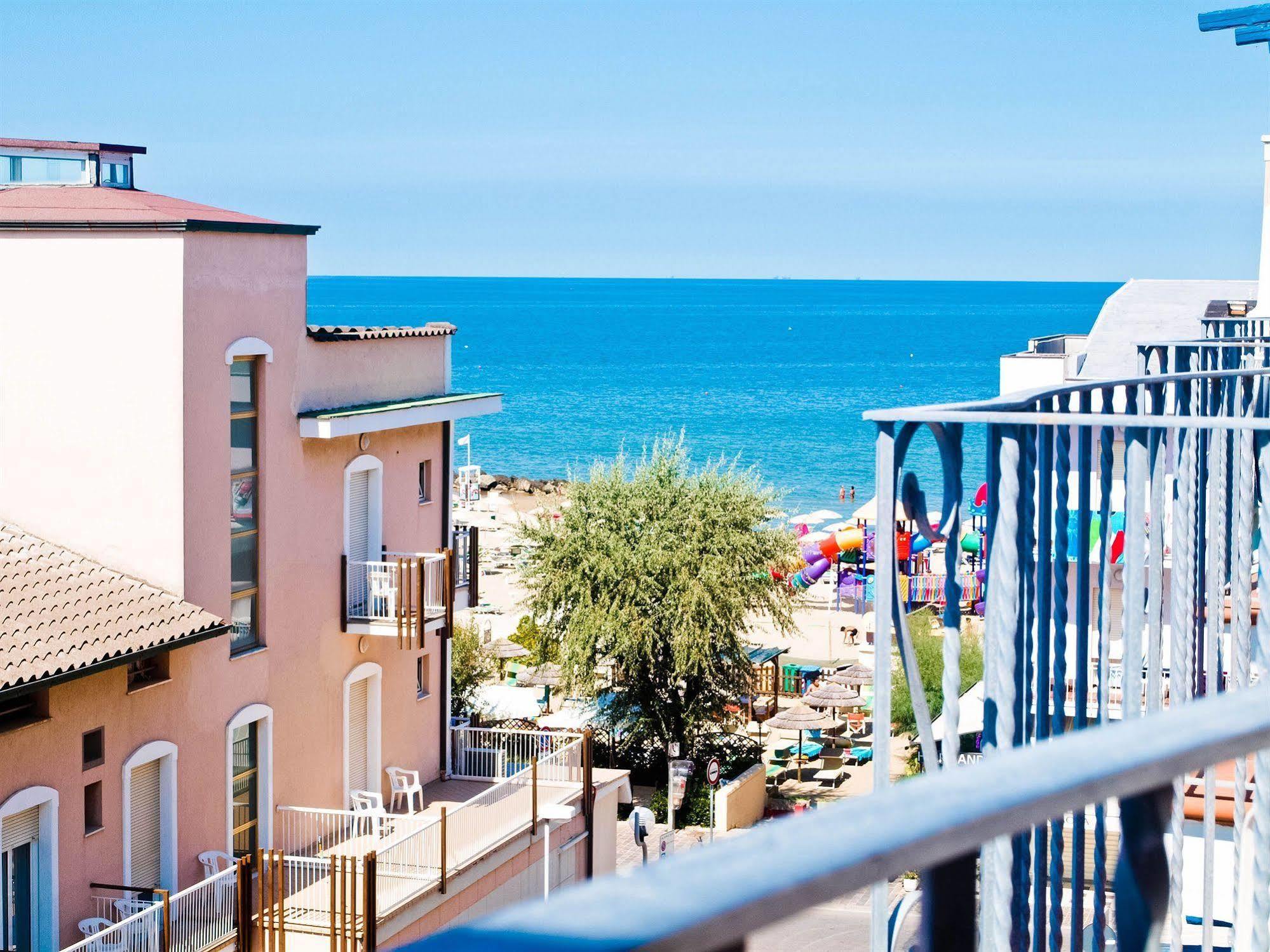 Residence Mediterraneo Rimini Exteriér fotografie